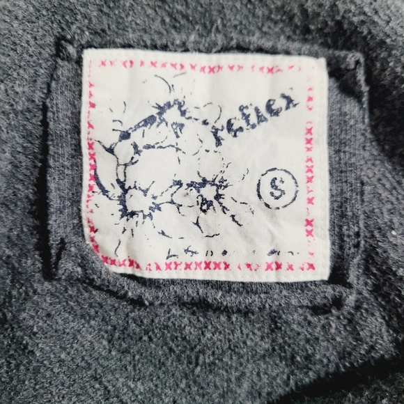 Reflex Womens Gray Sweatshirt Off Shoulder Love Embroidered On Sleeve Size Small - Picture 9 of 11